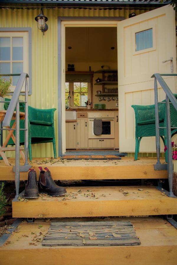 Farm stay The Abberton Shepherds Hut Evesham