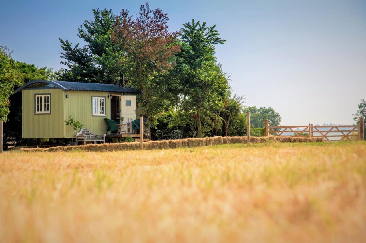 The Abberton Shepherds Hut * Evesham